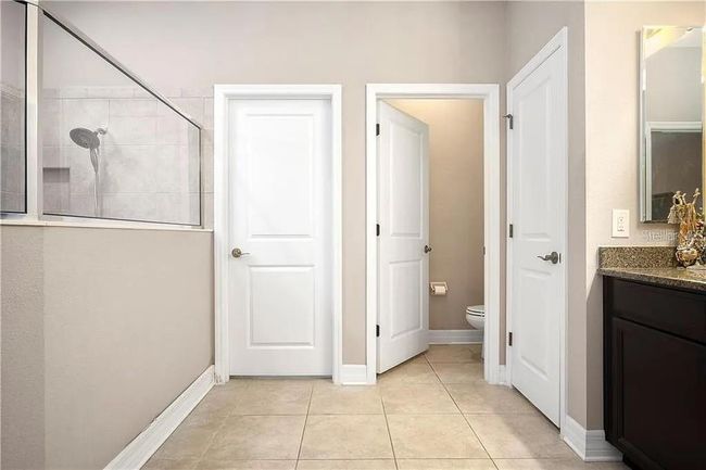 Master Bathroom | Image 25