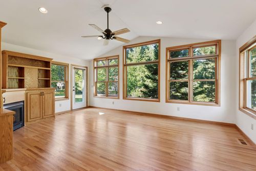5836 Grove St, Edina, MN, 55436-2274 | Card Image