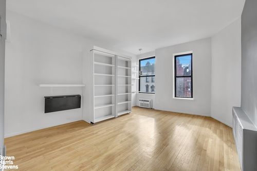 4b-399 E 78th Street, New York City, NY, 10021 | Card Image