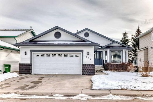 228 Woodside Cres Nw, Airdrie, AB, T4B2G8 | Card Image