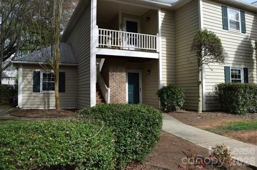 3308 Selwyn Farms Ln, Charlotte, NC, 28209-4028 | Card Image