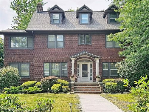 2501 Euclid Heights Blvd, Cleveland Heights, OH, 44106-2709 | Card Image