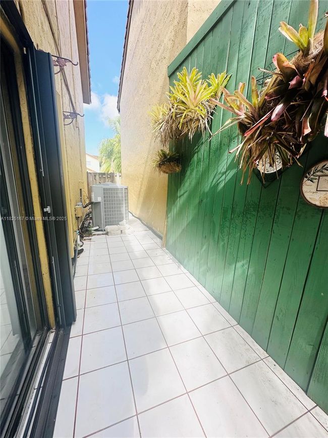 9510 Sw 151 St Ct, House other with 4 bedrooms, 3 bathrooms and null parking in Miami FL | Image 15