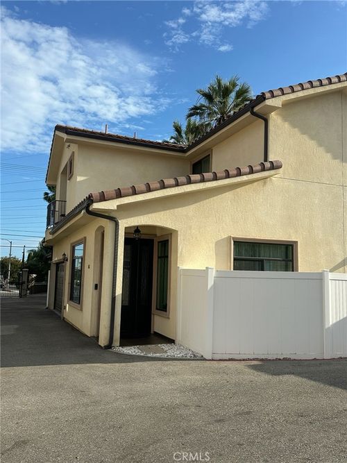 7611 Lilly Way, North Hollywood, CA, 91605-3064 | Card Image