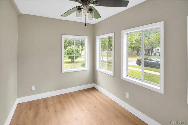 3 season room (front) | Image 5