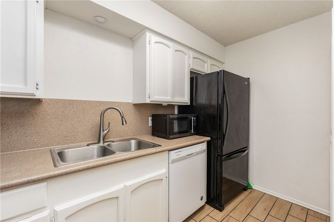 APT-40 - 13656 Teague Ln, Townhouse with 2 bedrooms, 2 bathrooms and 2 parking in Corpus Christi TX | Image 9
