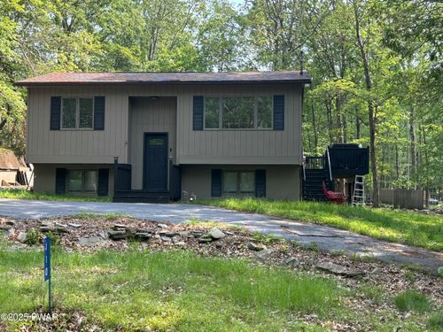 110 Gold Ct, Milford, PA, 18337-4041 | Card Image