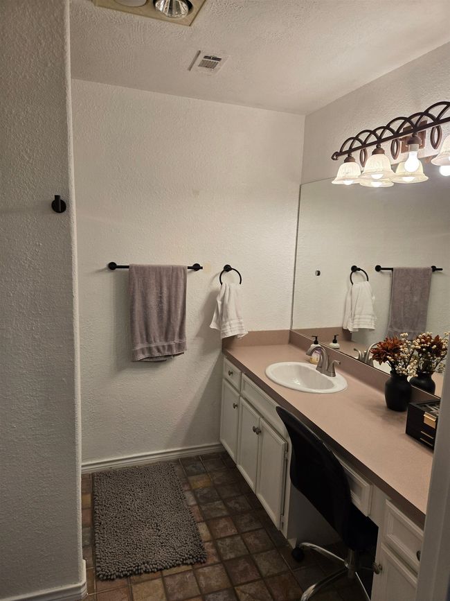 1001 Block St, House other with 2 bedrooms, 2 bathrooms and null parking in Port Neches TX | Image 8