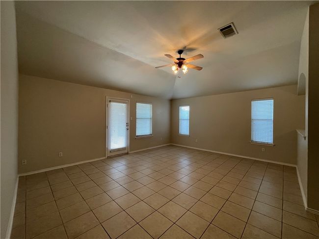 1105 Alexandria Way, House other with 4 bedrooms, 2 bathrooms and 4 parking in Round Rock TX | Image 12
