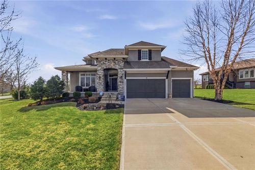 7026 Belmont Dr, Shawnee, KS, 66226-5303 | Card Image