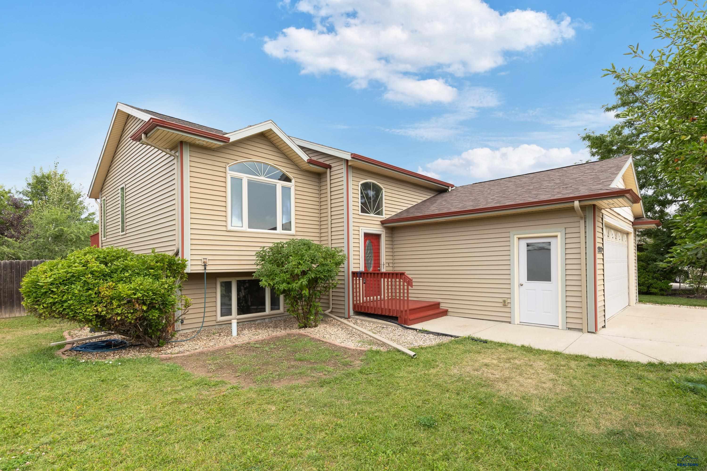 Hoefer Ave, Rapid City, SD 57701