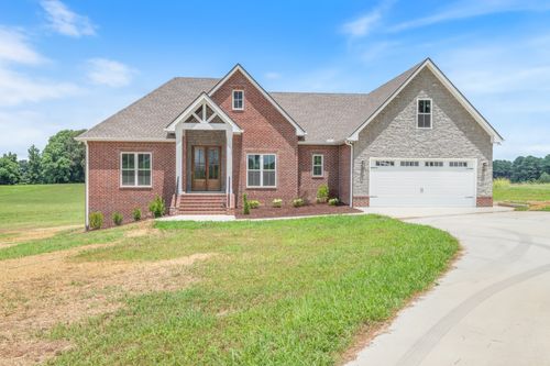 856 Tucker Rd, Dickson, TN, 37055-5622 | Card Image