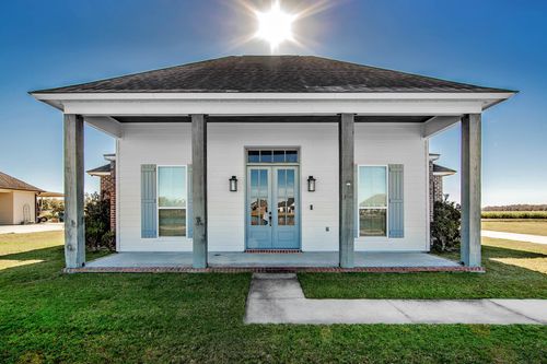 276 S Sugarfield Dr, Thibodaux, LA, 70301-9415 | Card Image