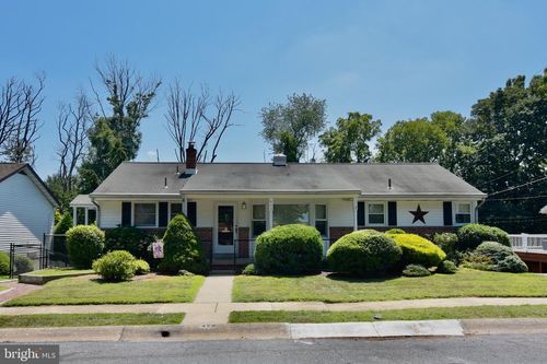 423 Holland St, SHILLINGTON, PA, 19607-3218 | Card Image