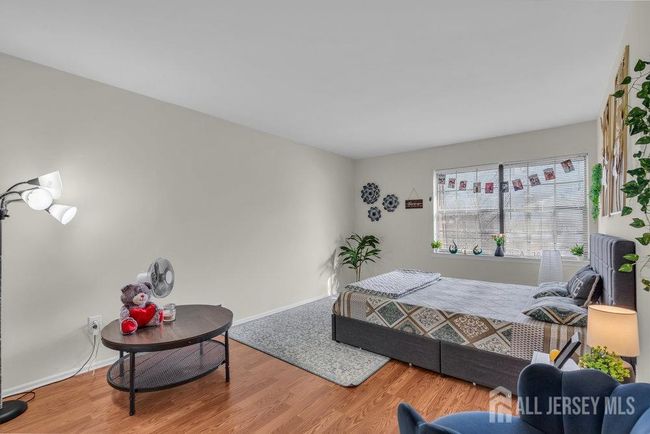 72C - 72 Golden Sq, Townhouse with 2 bedrooms, 2 bathrooms and null parking in Woodbridge NJ | Image 12