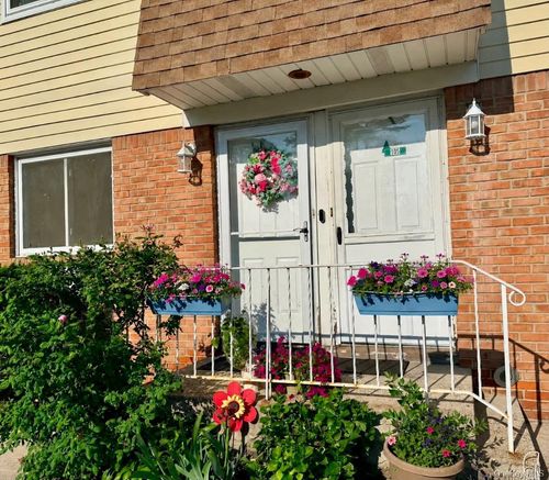 104-565 Avenue A, Uniondale, NY, 11553-3265 | Card Image