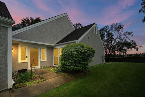 404 96th Ter, Kansas City, MO, 64155-2079 | Card Image
