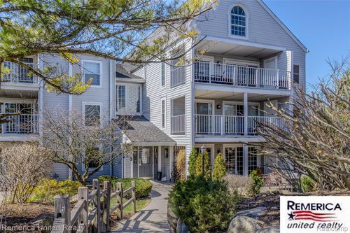36-3553 Port Cove Dr, Waterford, MI, 48328-4571 | Card Image