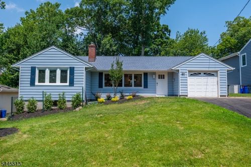 47 Pleasant Ave, West Caldwell, NJ, 07006-7742 | Card Image