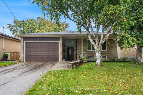39 Heathview Ave, North York, ON, M2K2C2 | Card Image
