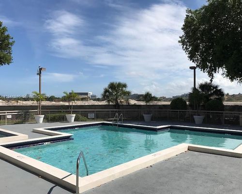 apt-408-8290 Lake Dr, Doral, FL, 33166-4675 | Card Image