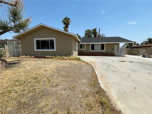 4010 Syracuse Dr, Las Vegas, NV, 89121-6121 | Card Image