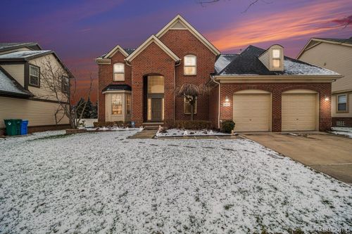 829 Grandview Dr, Commerce Township, MI, 48390-5932 | Card Image