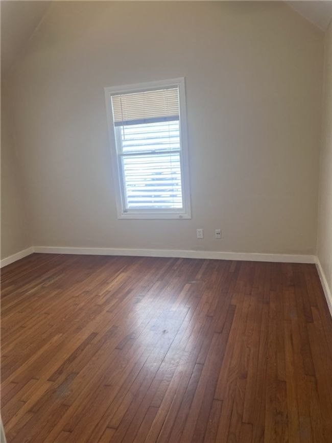 Bedrooms hardwood floors | Image 9