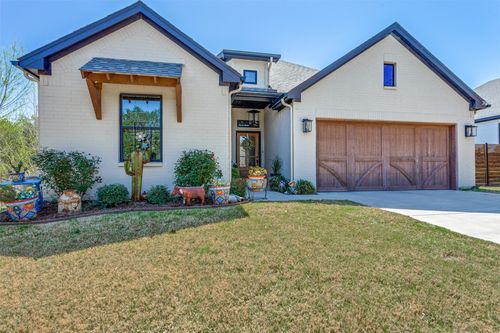 805 Woodhaven Ct, Granbury, TX, 76048-5885 | Card Image