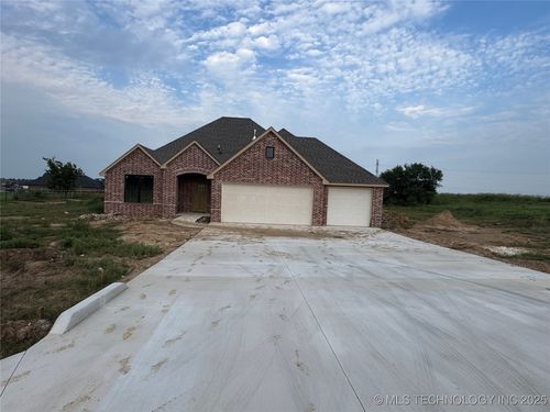 14045 N 54th East Ave, Collinsville, OK, 74021-7420 | Card Image