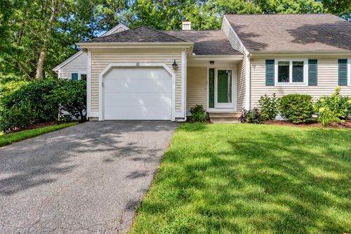 12 Pga Ln, Mashpee, MA, 02649-2882 | Card Image