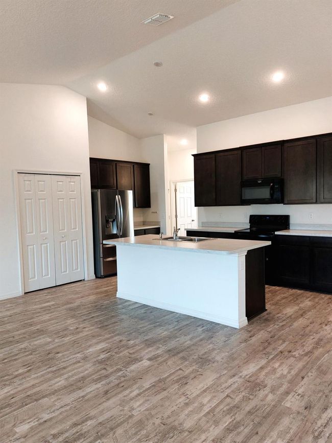 1614 Sw Sylvester Ln, House other with 4 bedrooms, 2 bathrooms and null parking in Port St. Lucie FL | Image 6