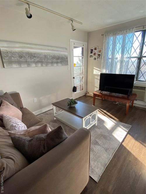 478 Sierra Vista Ln, Valley Cottage, NY, 10989-2708 | Card Image