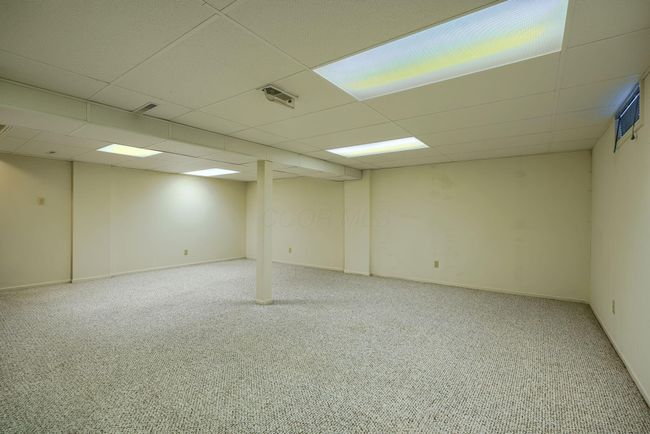 416 Crestview Dr Ne, House other with 4 bedrooms, 3 bathrooms and null parking in Lancaster OH | Image 48