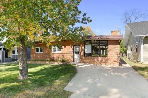 150 11 St Ne, Medicine Hat, AB, T1A5T1 | Card Image