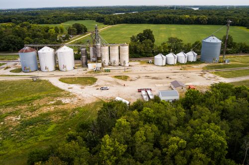 8400 Birkbeck Rd, Clinton, IL, 61727-9167 | Card Image