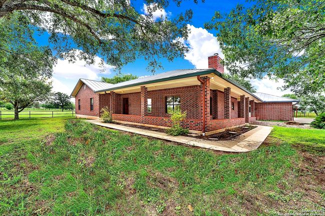 101 Ranch Rd, House other with 3 bedrooms, 3 bathrooms and null parking in Adkins TX | Image 10