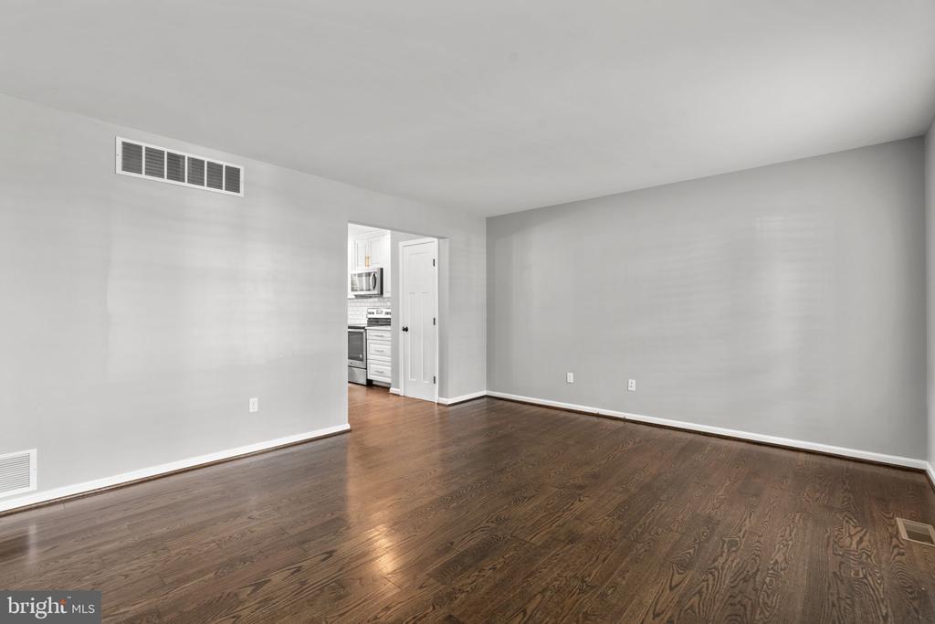 Residential in LINTHICUM HEIGHTS 5