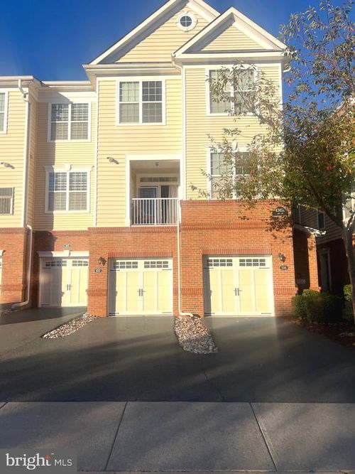 unit-107-43031 Foxtrail Woods Ter, Ashburn, VA, 20148-8118 | Card Image