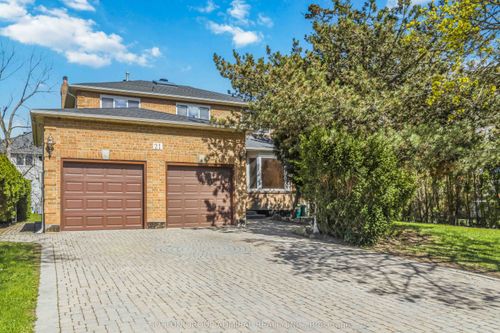 21 Kersey Cres, Richmond Hill, ON, L4C3W2 | Card Image