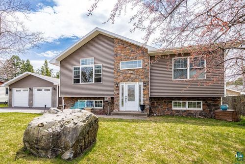 412 Agate St, Cloquet, MN, 55720-1114 | Card Image