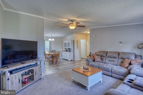 6195 Watson Rd, LAUREL, DE, 19956-4045 | Card Image