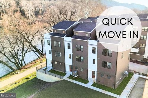 56-956 Riverplace Dr, CONSHOHOCKEN, PA, 19428-2471 | Card Image