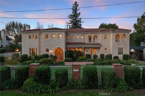 23023 Hatteras St, Woodland Hills, CA, 91367-4236 | Card Image