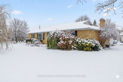 1020 Main St, Wroxeter, ON, N0G2X0 | Card Image