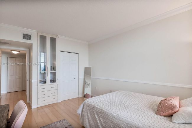 APT-718 - 2030 S Douglas Rd, Condo with 2 bedrooms, 2 bathrooms and null parking in Coral Gables FL | Image 10