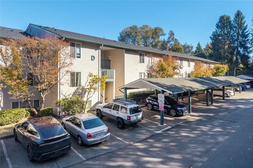 d9-17431 Ambaum Blvd S, Seattle, WA, 98148-1739 | Card Image