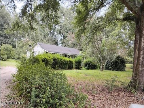 26 Rankin Flowers Road, Collins, MS, 39428 | Card Image