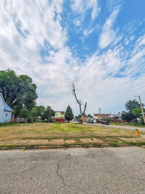 1003 W Iowa St, Evansville, IN, 47710-1525 | Card Image