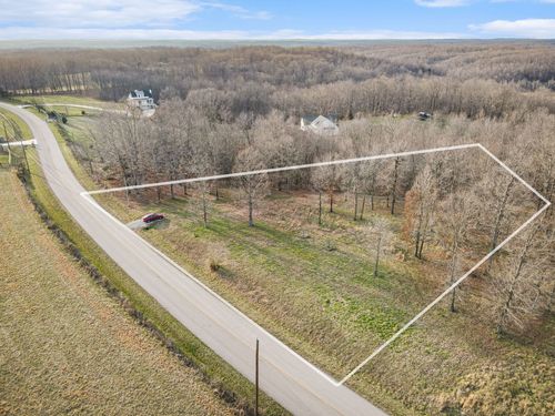 7850 W Lick Creek Rd, Primm Springs, TN, 38476-9653 | Card Image